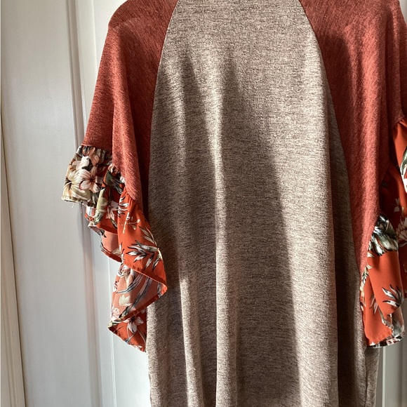 She & sky bohemian flutter sleeve top - Picture 9 of 9